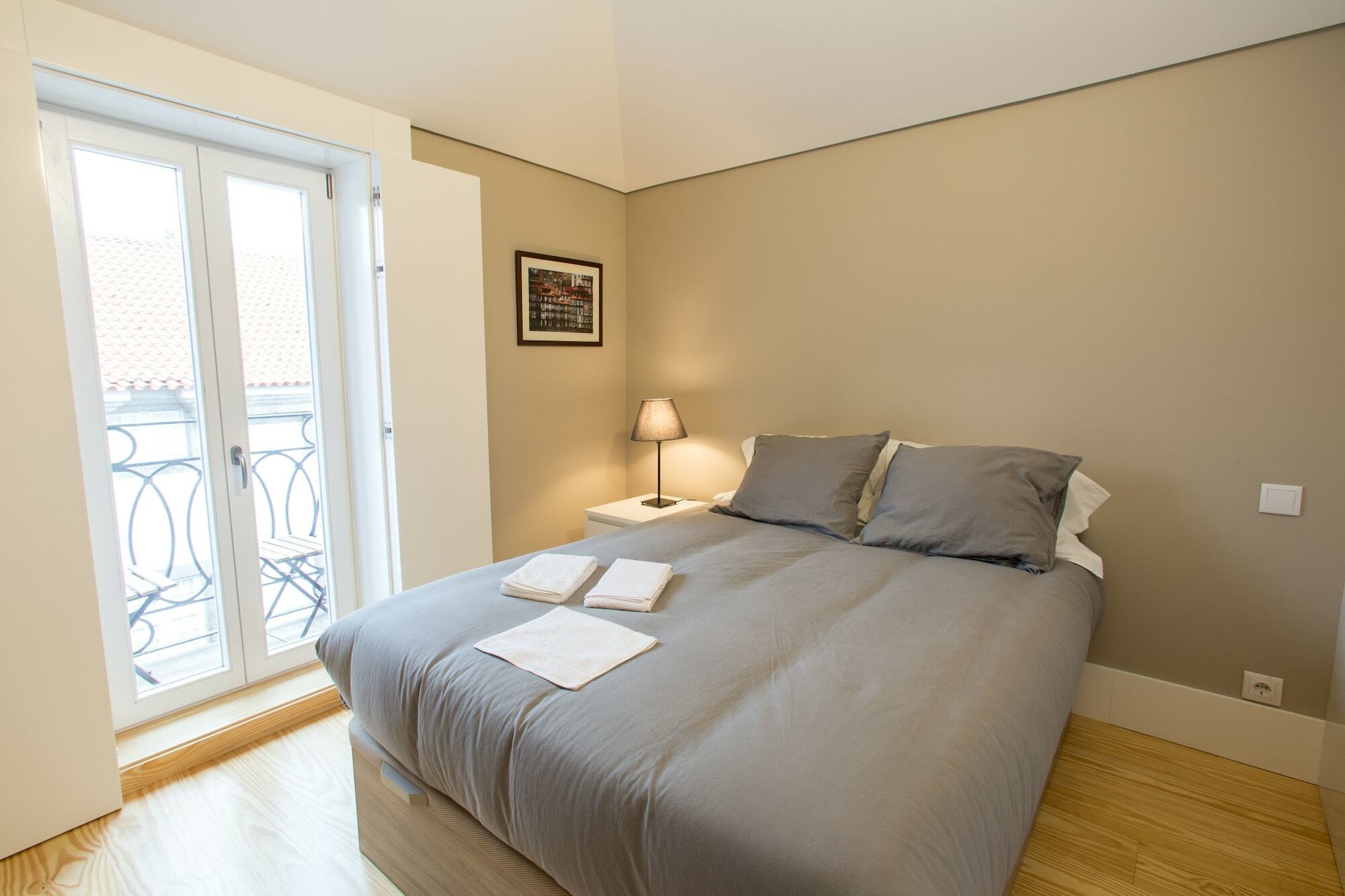 Porto And Clerigos Views By Porto City Hosts Екстер'єр фото