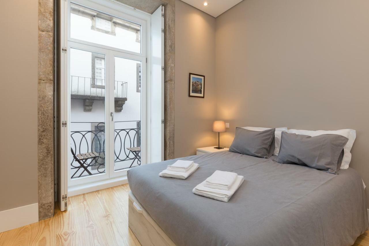 Porto And Clerigos Views By Porto City Hosts Екстер'єр фото